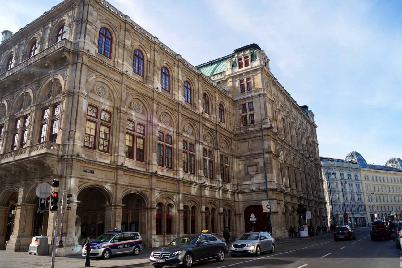 Gebäude in Wien zur Weihnachtszeit