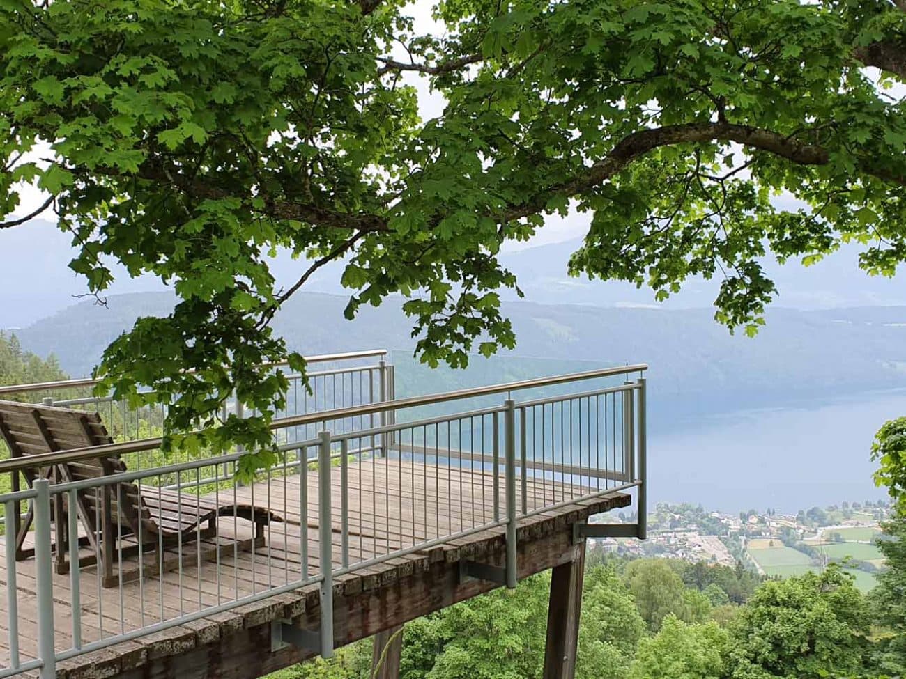 Aussichtsplattform Sternenbalkon mit Blick auf den Millstätter See