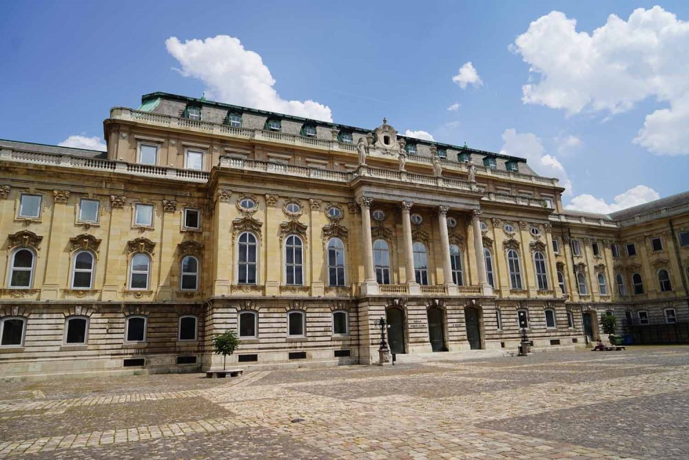 Sehenswürdigkeit: Königlicher Palast Budapest