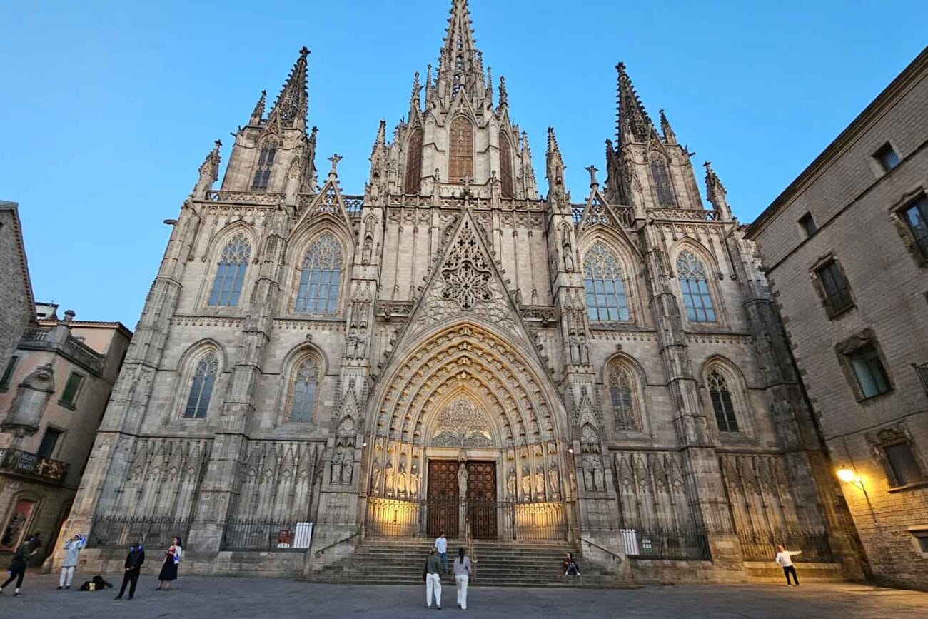 Die Kathedrale von Barcelona ohne viele Menschen