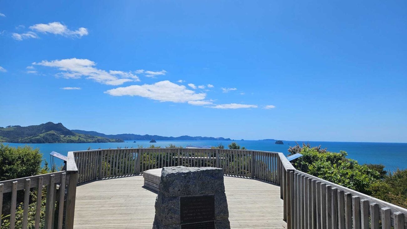 Aussichtspunkt Shakespeare Cliff mit Blick auf Mercury Bay, Neuseeland