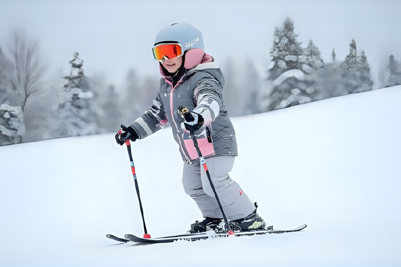 Kleinkind auf Skiern – Skiausrüstung & Packliste für den Familien-Skiurlaub