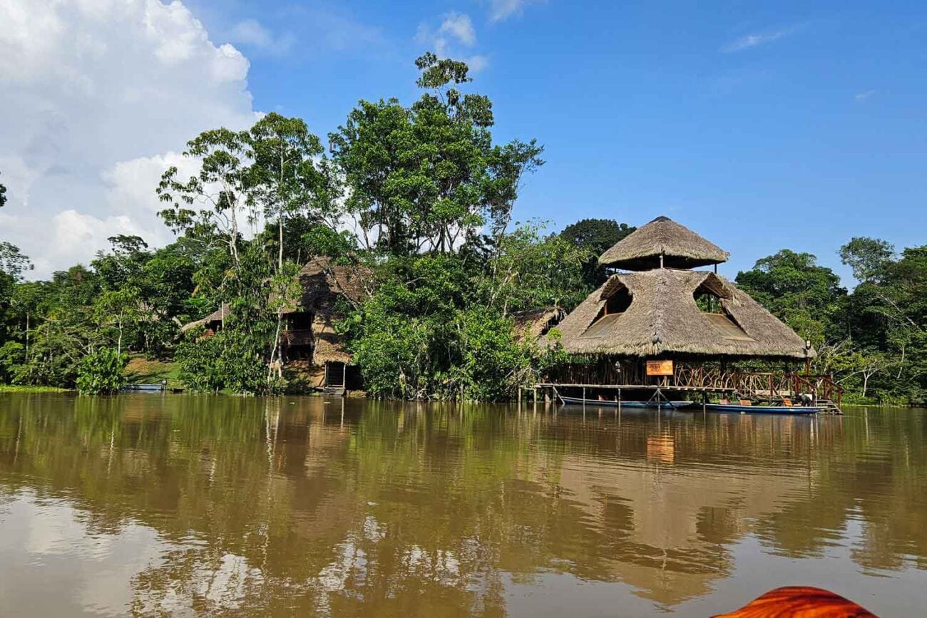 Regenwaldlandschaft rund um die Sani Lodge im Amazonas von Ecuador