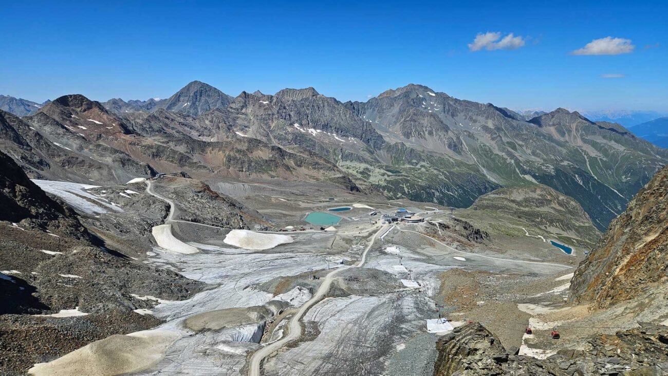 Felsige Sommerlandschaft am Stubaier Gletscher